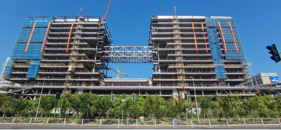 森馬上海產(chǎn)業(yè)園喜封金頂，恒馳鋼構(gòu)助力打造國際時尚總部新地標(biāo)