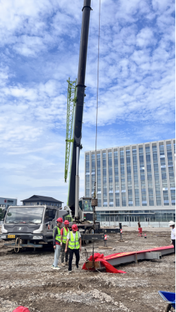 融創(chuàng)智能裝備產(chǎn)業(yè)園15#廠房首吊成功，恒馳鋼構(gòu)助力蕪湖智造新高地